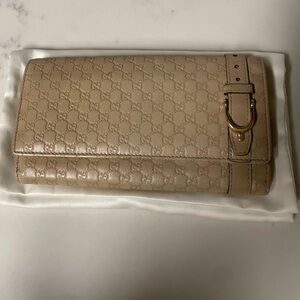 Gucci Micro Guccissima Leather Buckle Flap Continental Wallet